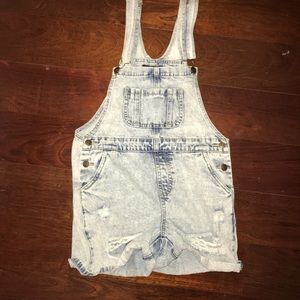 Acid washed distressed short overalls